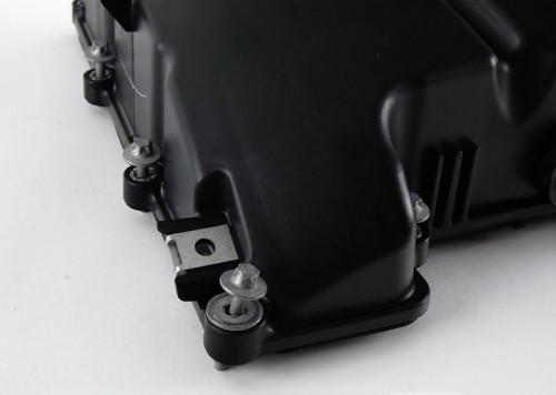 Cylinder head cover 9