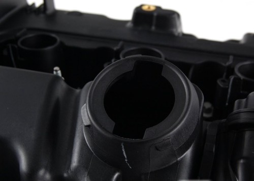 Cylinder head cover 15