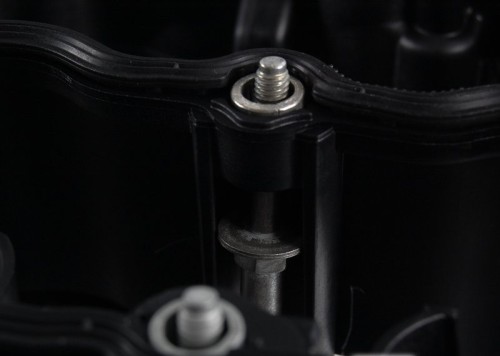 Cylinder head cover 18