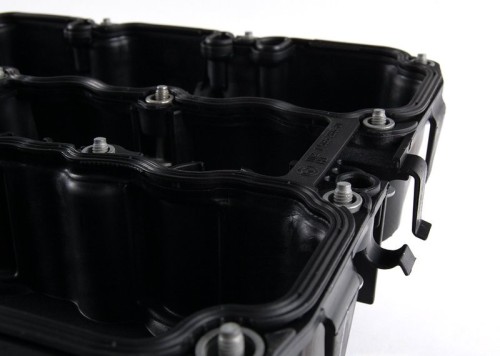 Cylinder head cover 17