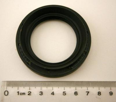 Front Differential Seal 4