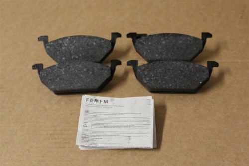 1 set of brake pads with indicator 1