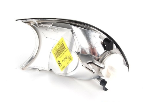 FRONT RIGHT WHITE TURN INDICATOR 2