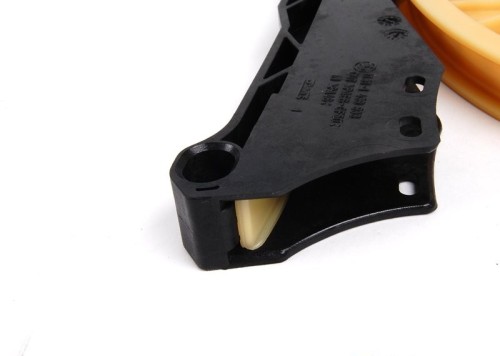 Chain tensioner and guide rail 8