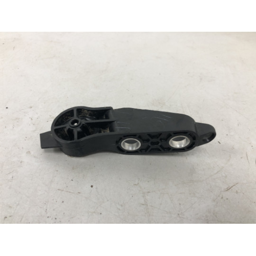 Bracket, air duct, left Europe only 2