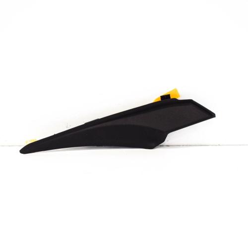 Seal, fr fender to c ; TR 7