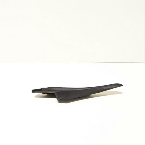 Seal, fr fender to c ; TR 9