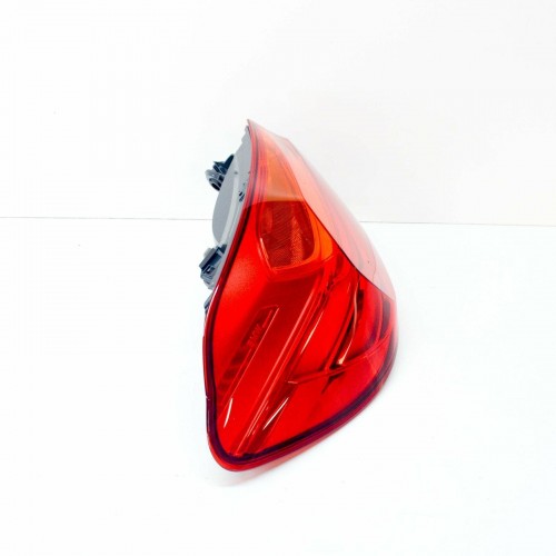 Rear light in the side panel, left 2