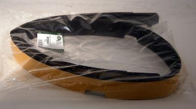 Lower windscreen frame seal 2