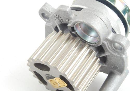 Water pump with gasket 7