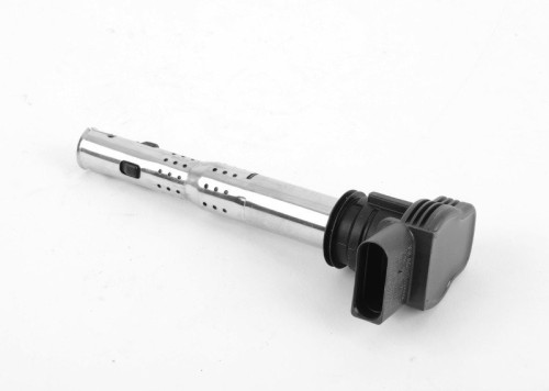 Ignition coil with spark plug cap 11