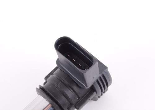 Ignition coil with spark plug cap 12